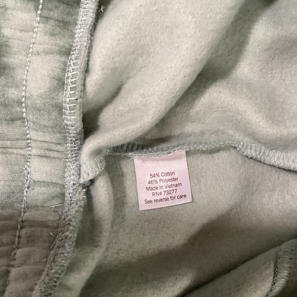 Sonoma fleece shorts woman’s size 1X
color called mint star NWT Drawstri… - Picture 4 of 16